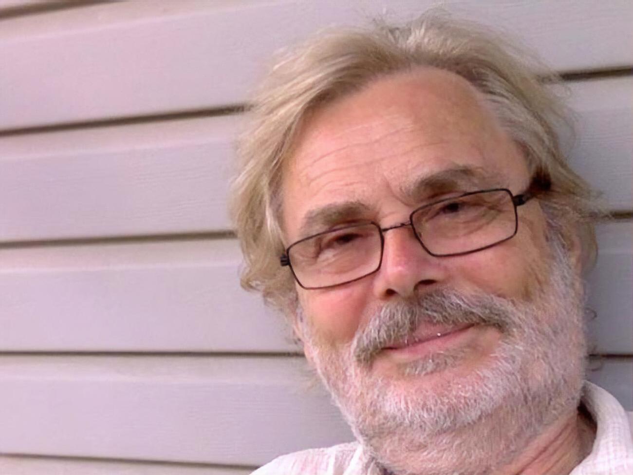 Березин был руководителем ансамбля "Пламя"