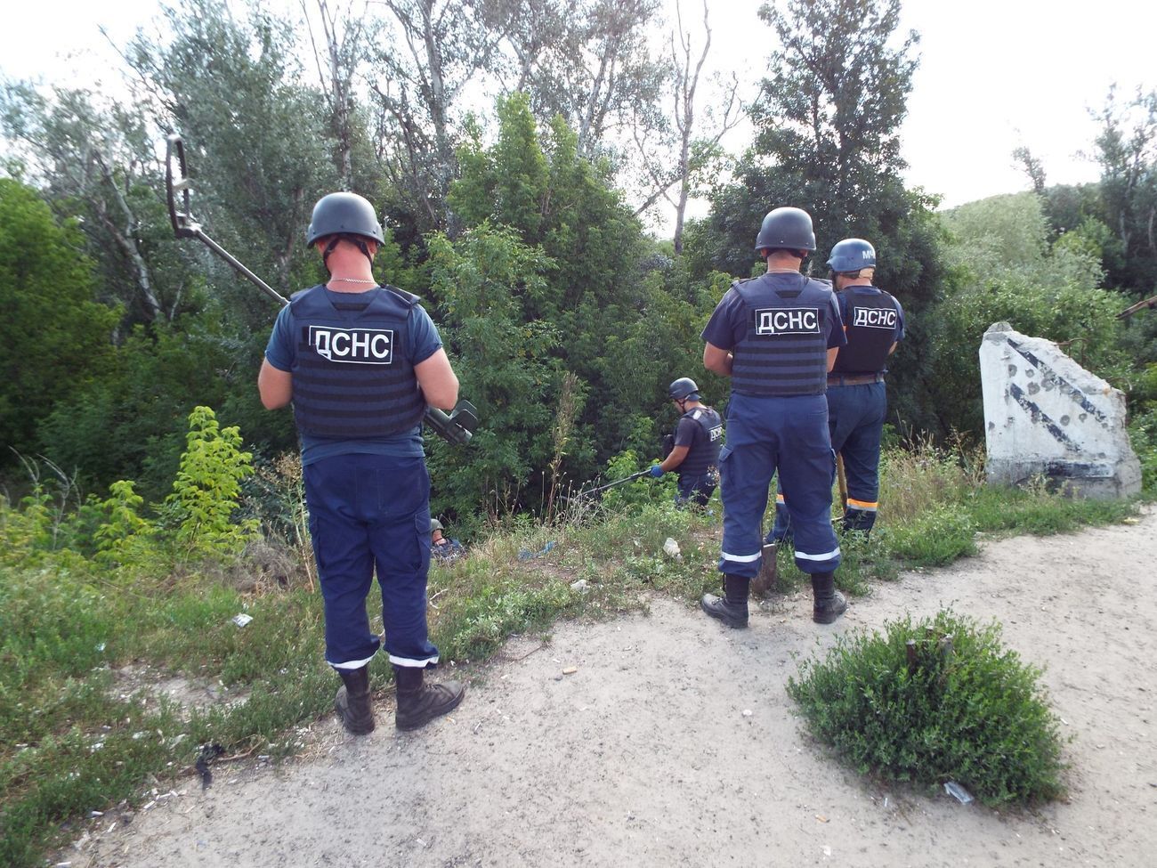 Саперы передали найденные взрывоопасные предметы на уничтожение