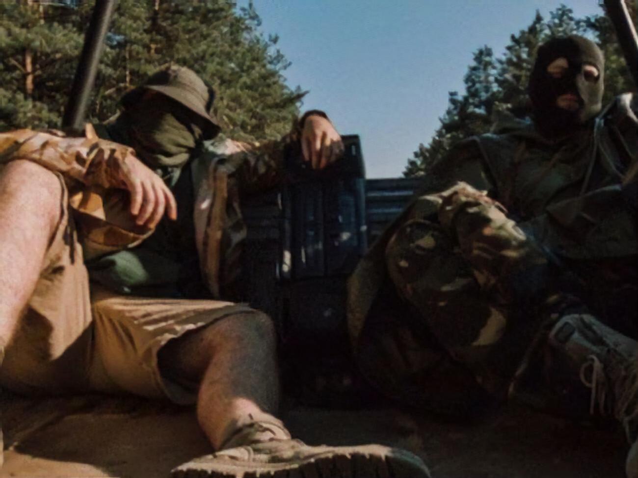 В ролике участники группы Grebz отправились в поход