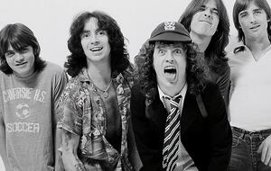 AC/DC оприлюднили архівне фото