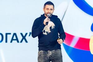 Арахамия заявил, что "Слуга народа" будет настаивать на уголовной ответственности за кнопкодавство