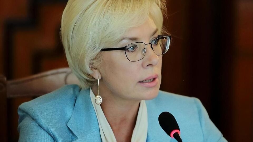 Денісова відмовилася говорити із журналістами перед допитом