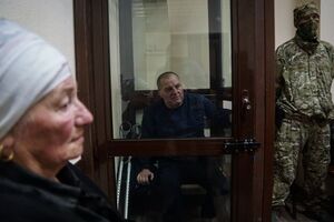 Эдема Бекирова обвинили в перевозке 12 кг тротила и 190 боевых патронов