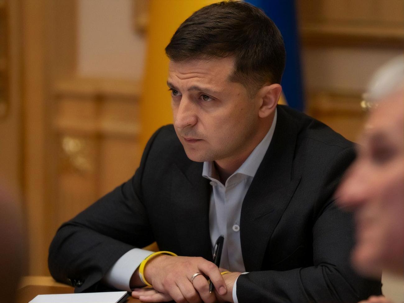 Зеленский позвонил Путину из-за обстрела украинских военных на Донбассе