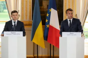 Зеленский проинформировал Макрона о своем телефонном разговоре с президентом РФ Владимиром Путиным