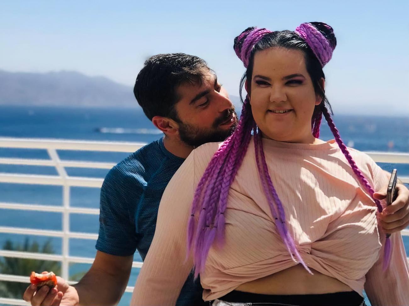 Барзилай встречается с Бенором с 2018 года