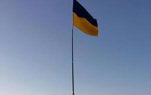 Флаг Украины подняли в городе Судак