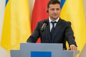Зеленский: Политическая воля строить дружеские отношения Украины и Польши поможет нам перевернуть болезненные страницы истории