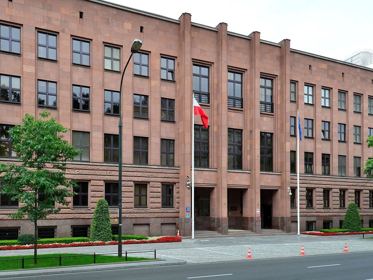 В МИД Польши подчеркнули символичность приглашения президента США