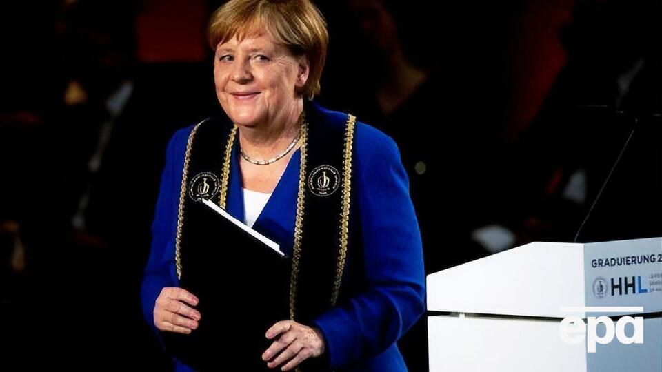Меркель получила 17-ю почетную докторскую степень за жизнь