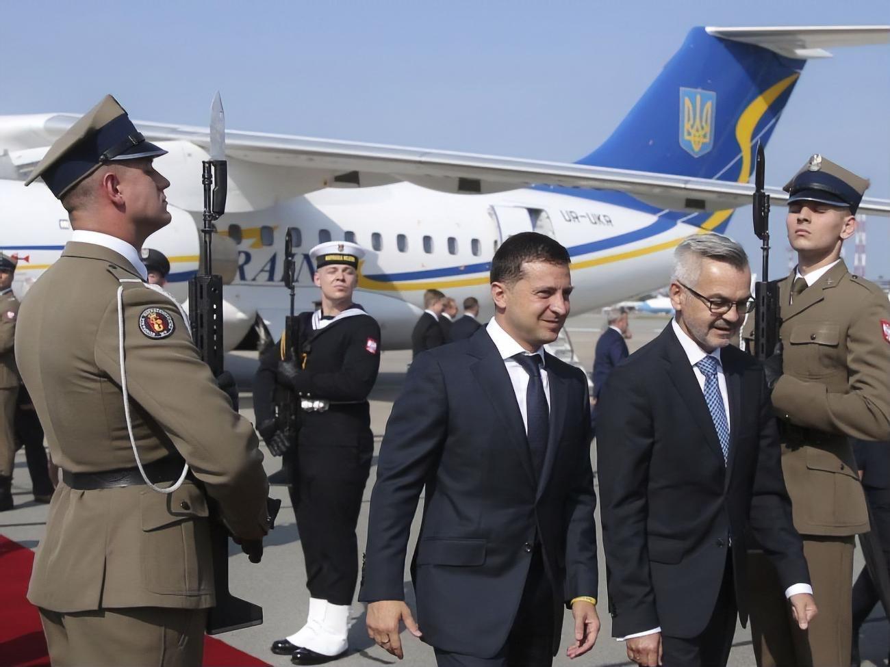 Зеленский (в центре) прибыл в Варшаву 31 августа