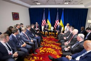 Новая украинская власть намерена запустить основные реформы в первый год работы, заявил Зеленский на встрече с Пенсом