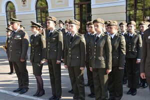 Ліцеїстки не поступаються хлопцям ні в рівні знань, ні у фізичній підготовці, ні в прагненні стати офіцерами, зазначив Гордійчук