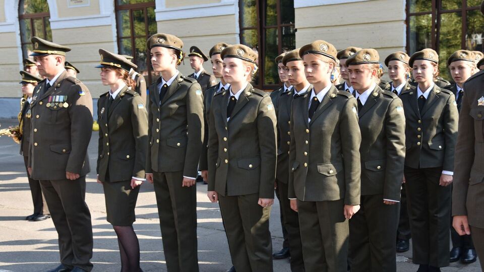 Ліцеїстки не поступаються хлопцям ні в рівні знань, ні у фізичній підготовці, ні в прагненні стати офіцерами, зазначив Гордійчук