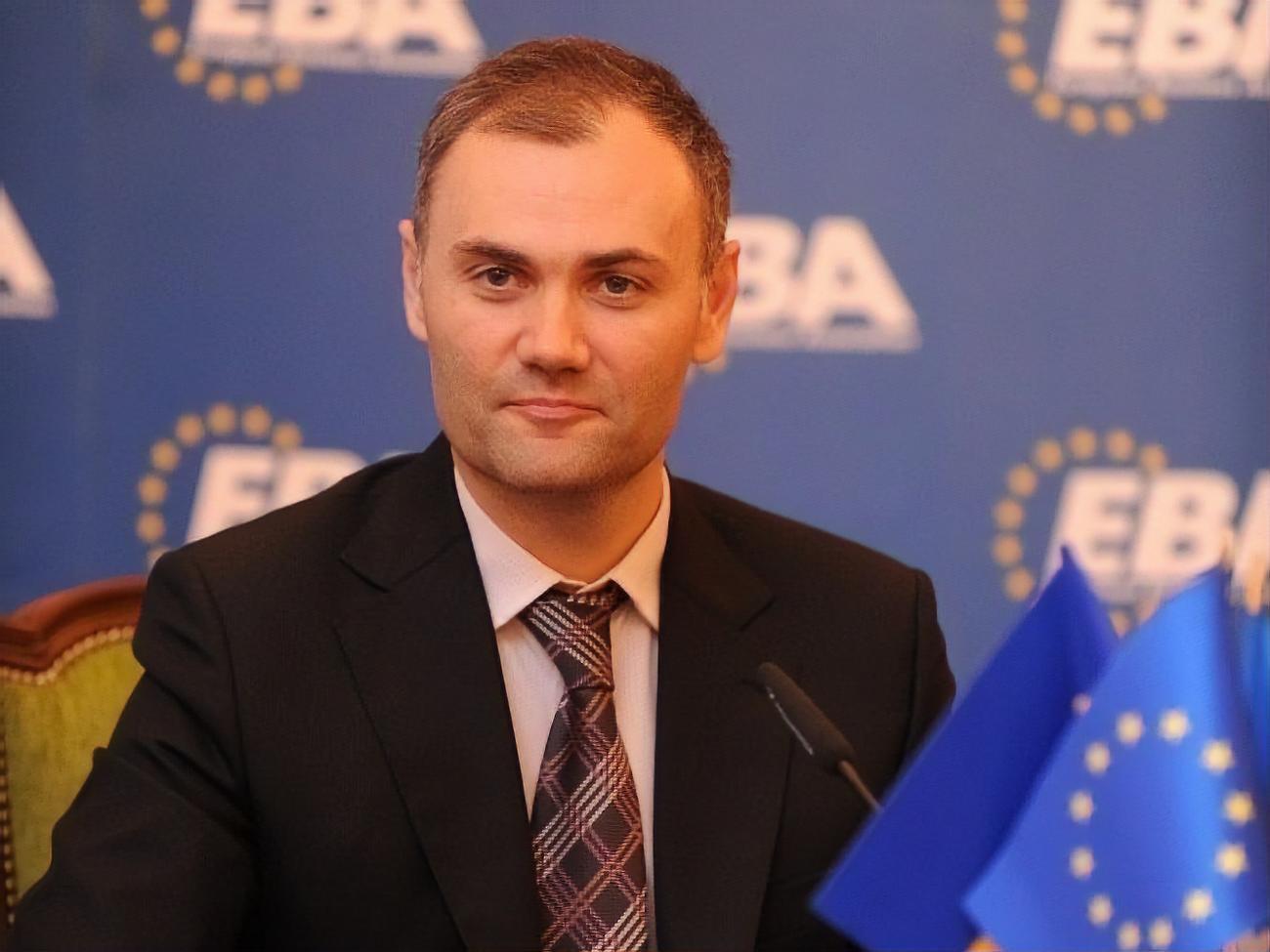 В 2018 году Печерский райсуд Киева освободил Колобова от уголовной ответственности