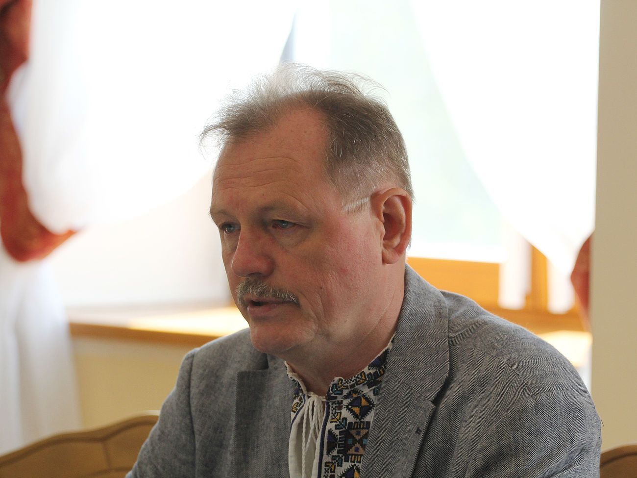 Горбачев: Утверждаем штатное расписание