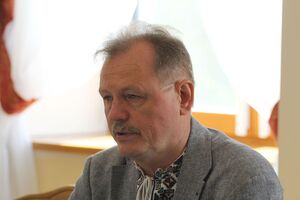 Горбачев: Утверждаем штатное расписание