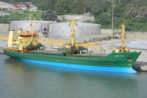 В общей сложности моряков приговорили к штрафу в 75 млн евро