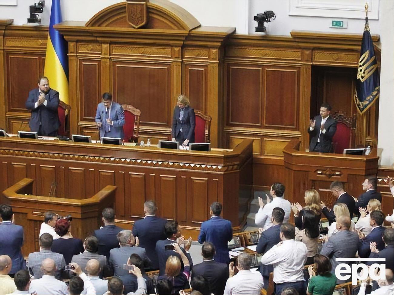 Рада приняла за основу президентский законопроект