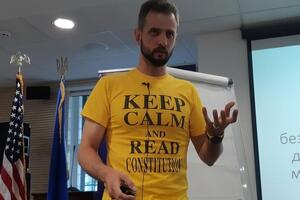 Панасюк: Ст. 111 Конституції потрібно деталізувати, прописавши основні речі