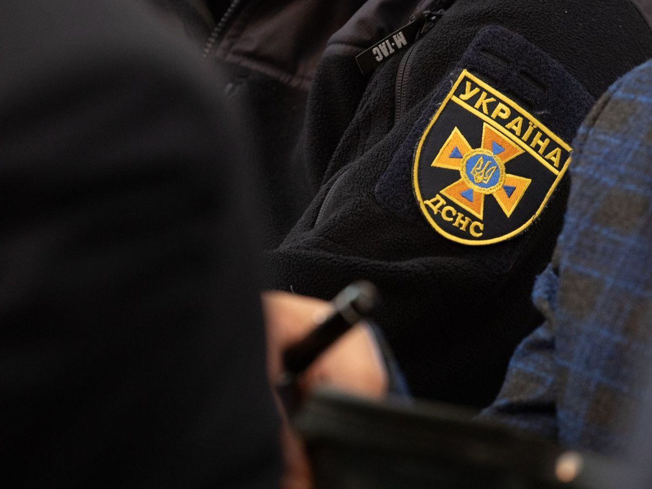 ДСНС: До гасіння пожежі залучили 101 рятувальника і 26 одиниць техніки
