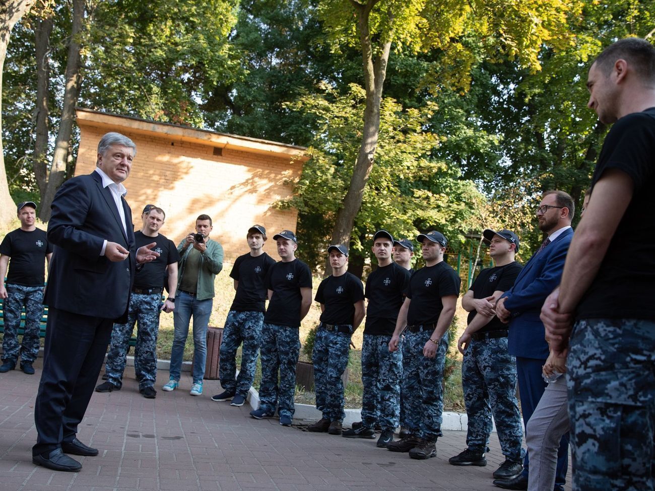 Порошенко: Для всей Украины вы навсегда останетесь легендами и примером несгибаемого духа украинского воина