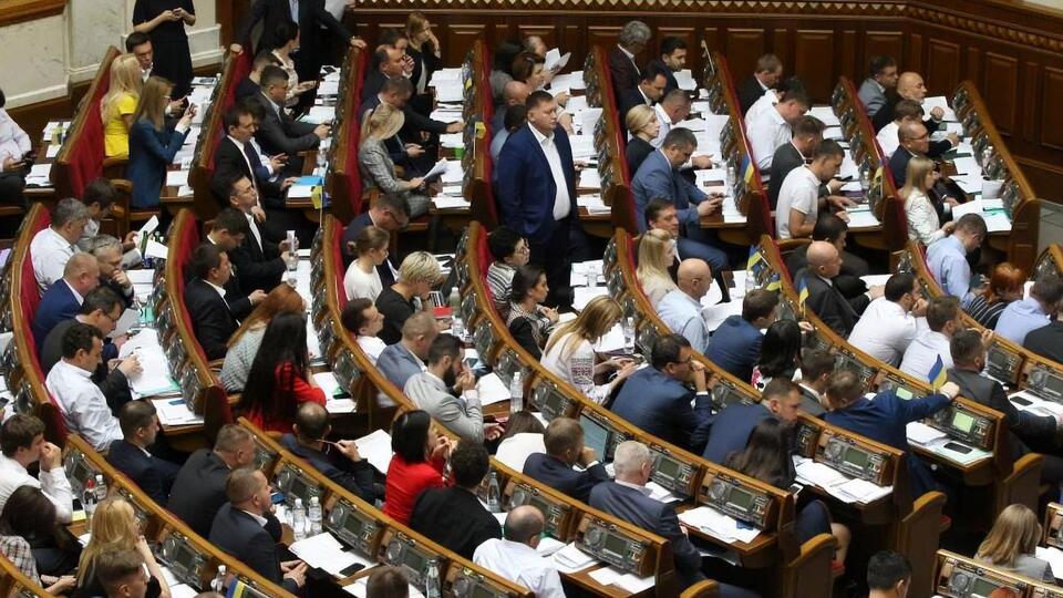 Рада 12 сентября приняла за основу и в целом законопроект №1082