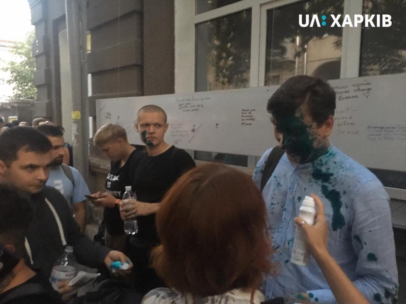 Доній (на фото праворуч) мав читати лекцію про толерантність