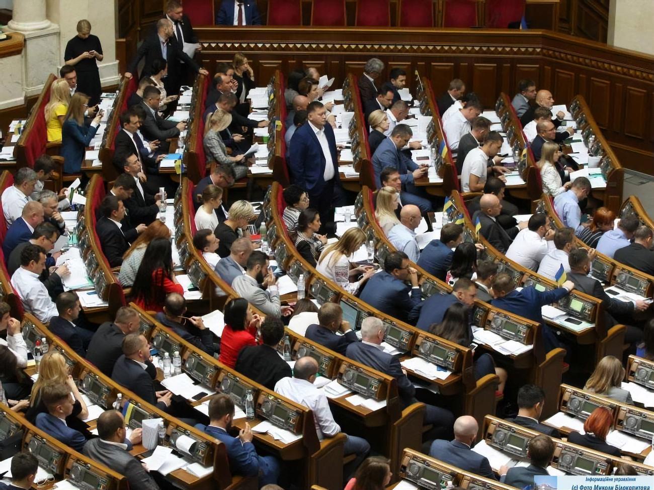 Нардепи підтримали підготовку закону президента до другого читання за скороченою процедурою
