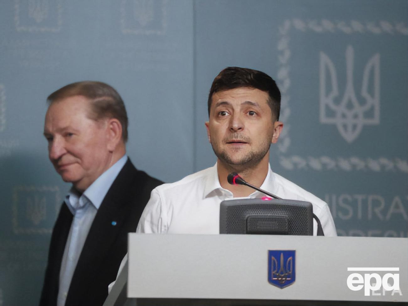 Кучма: Зеленскому будет трудно &ndash; он будет один против трех человек