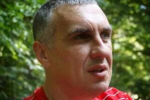 Панов: Виходять, точніше викочуються, ці жінки із серйозним виглядом. Я, звичайно ж, їх привітав із Днем Незалежності України