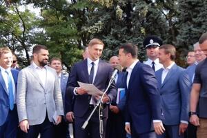 Бондаренко (зліва від Зеленського): Адміністрація працюватиме ефективно і на результат