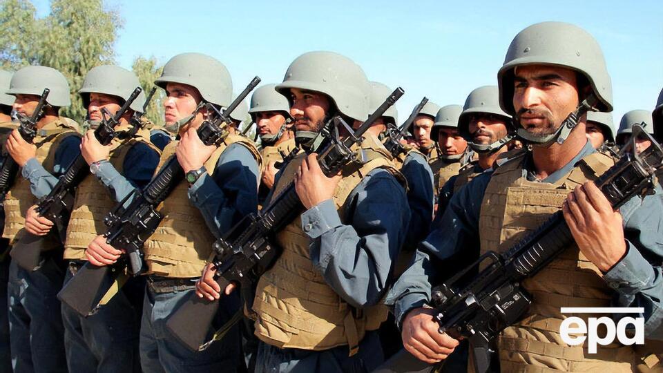 Нападавшие полицейские сбежали с места преступления