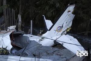 Обломки самолета разлетелись по окрестностям колумбийского города