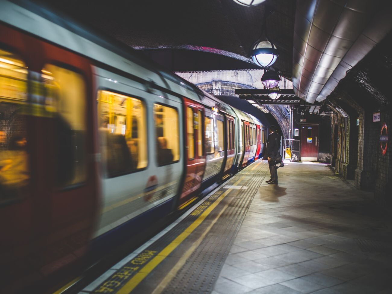 Стрельба в метро произошла 13 сентября