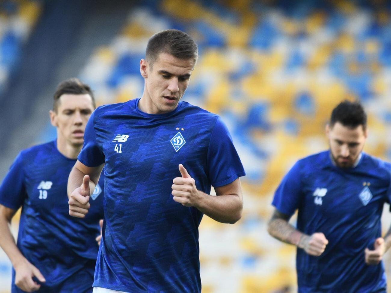 "Динамо" відстає від "Шахтаря" на 13 очок