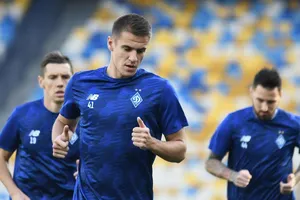 "Динамо" отстает от "Шахтера" на 13 очков