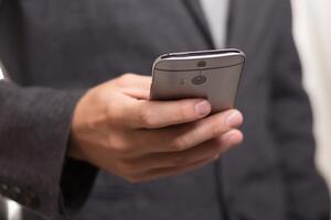 Информация о телефонных разговорах продавалась посредникам, а те перепродавали ее заказчикам, утверждают в Госбюро расследований