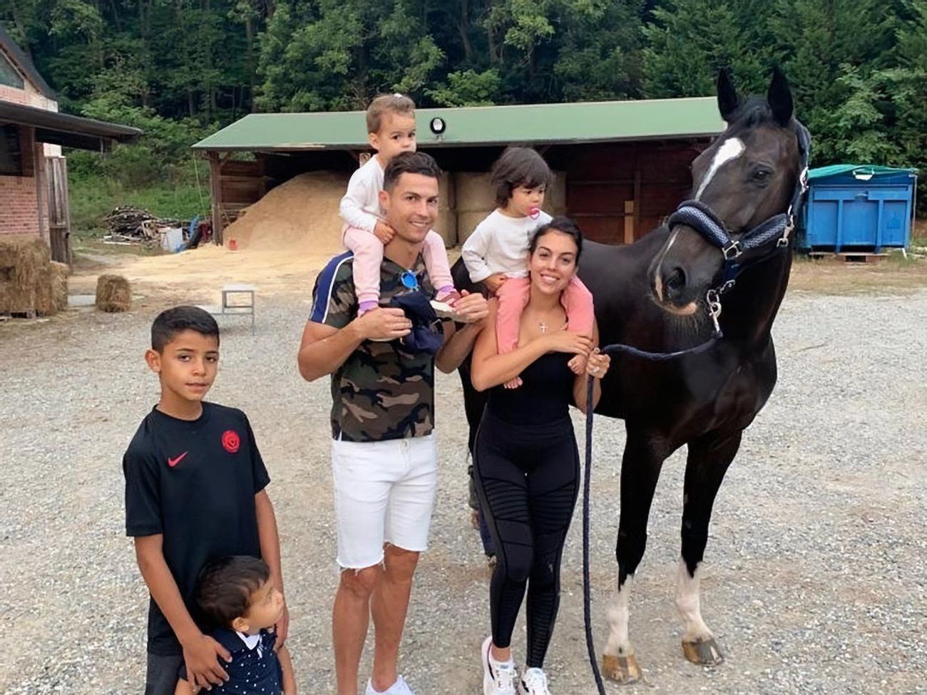 Роналду:&nbsp;Воскресенье с семьей