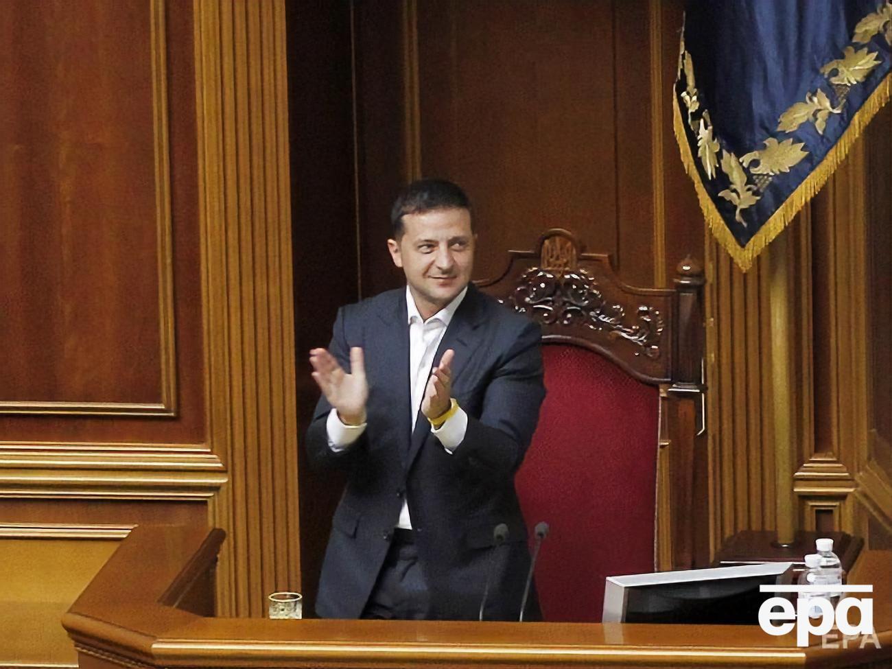 Зеленський вступив на пост президента України 20 травня