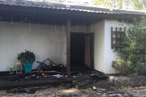 Після пожежі в будинку Гонтаревої вціліли скульптура атлета і швейцарський набір виделок і ложок. Фоторепортаж