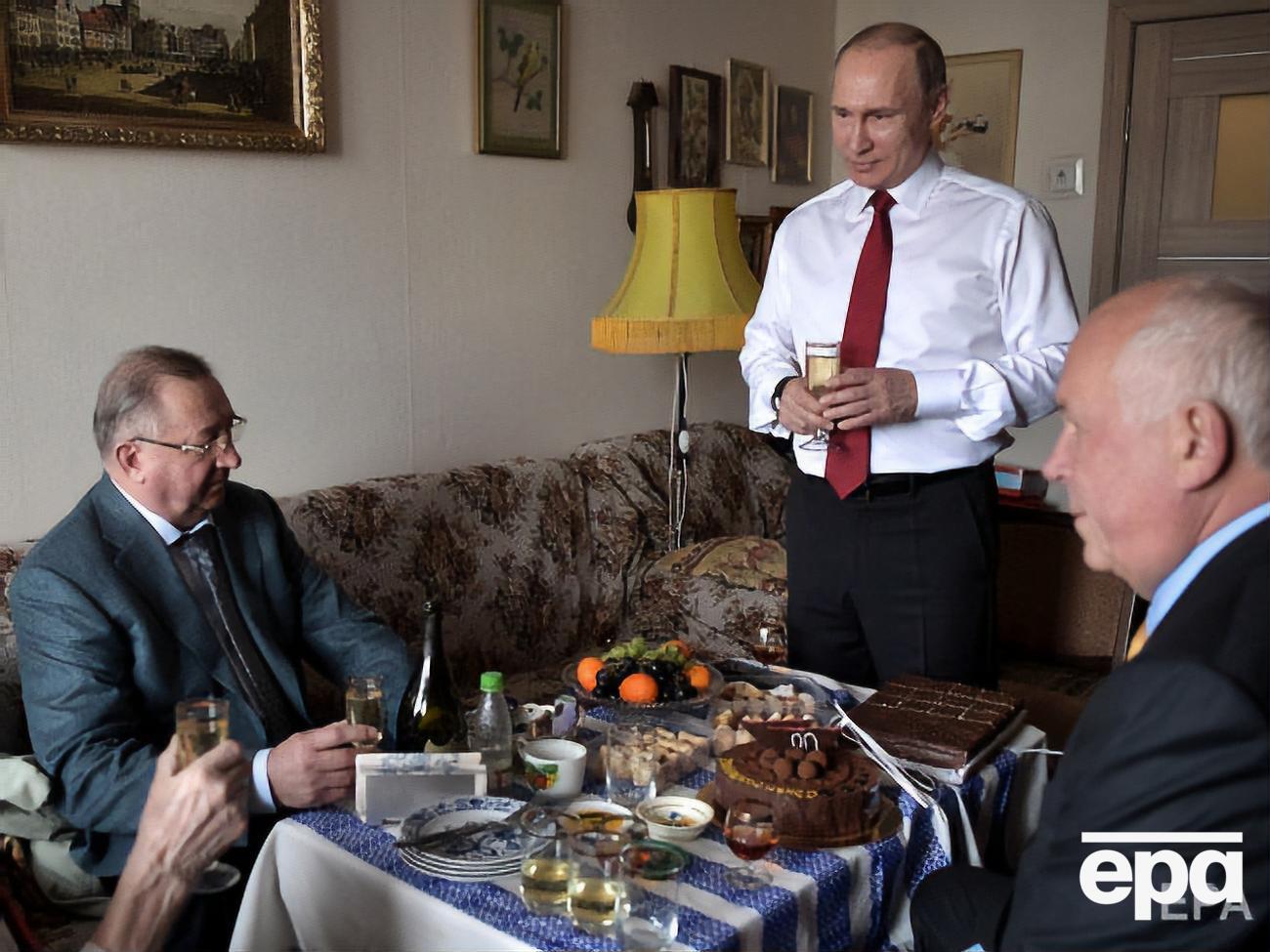 Путин и Чемезов (справа) знакомы с середины 1980-х