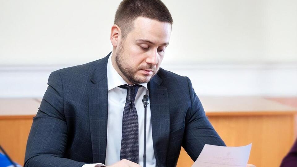 Слончак є заступником голови КМДА з питань здійснення самоврядних повноважень