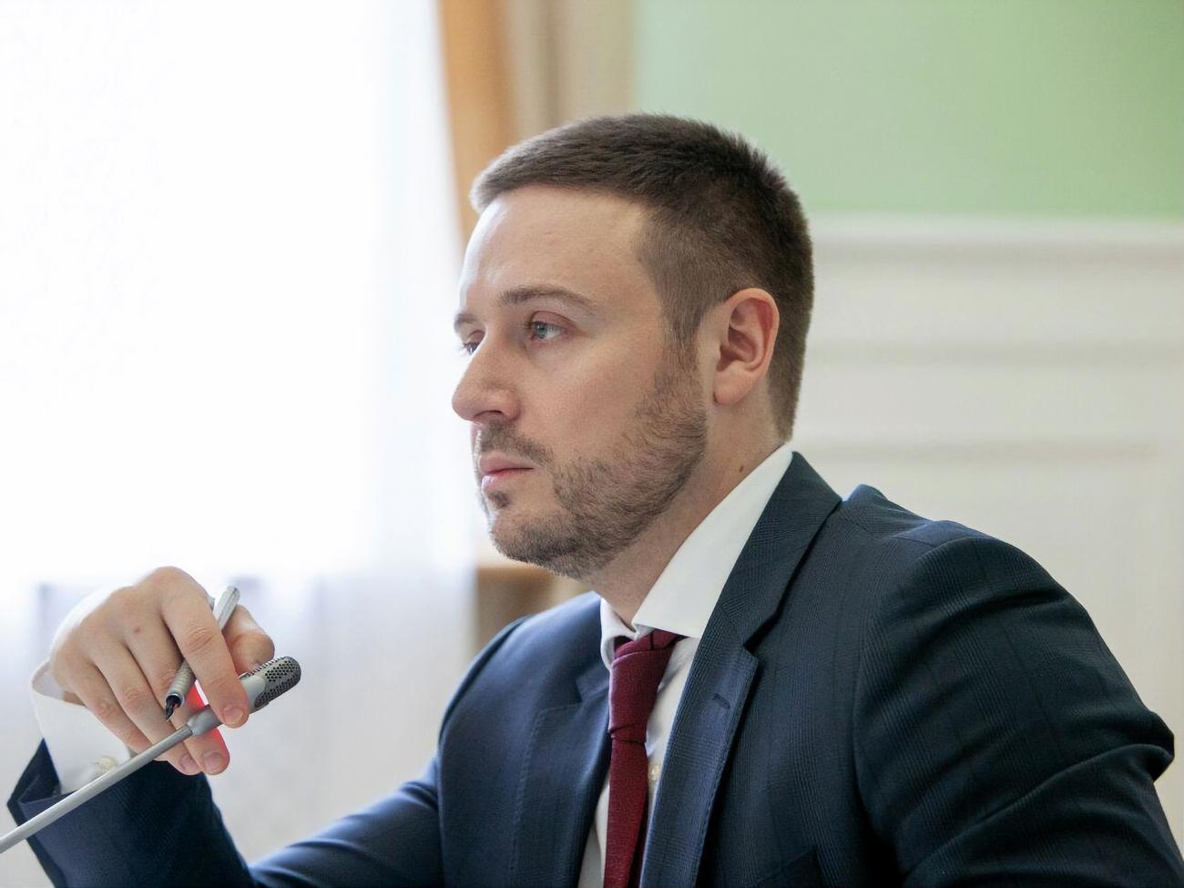 Слончак є заступником голови КМДА з питань здійснення самоврядних повноважень