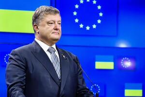 Порошенко назвал поджог дома Гонтаревой "огромным ударом" по репутации Украины