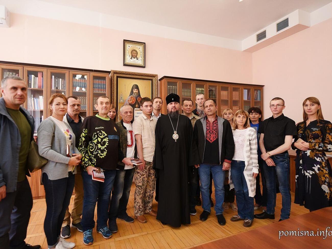 Епіфаній вручив колишнім в'язням Кремля пам'ятні подарунки