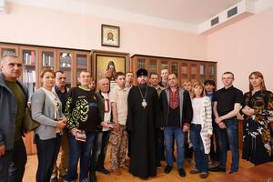 Епіфаній вручив колишнім в'язням Кремля пам'ятні подарунки