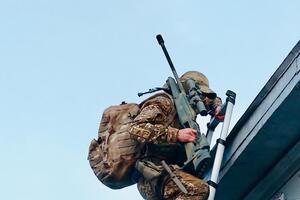 Спикер Нацполиции заявил, что спецоперация по задержанию злоумышленника на мосту Метро была вызовом для правоохранителей