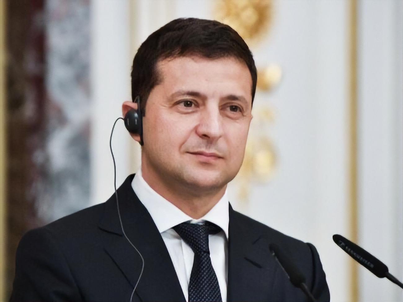 Зеленський: Земля належить українцям