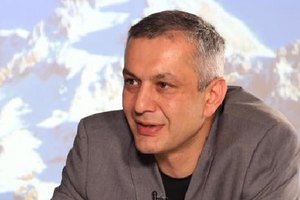 Історія на київському мосту Метро – перший відгомін реальної війни. І відгомонів цих буде ще багато